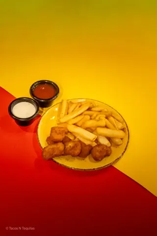 Chicken Nuggets & Chips — Elsternwick